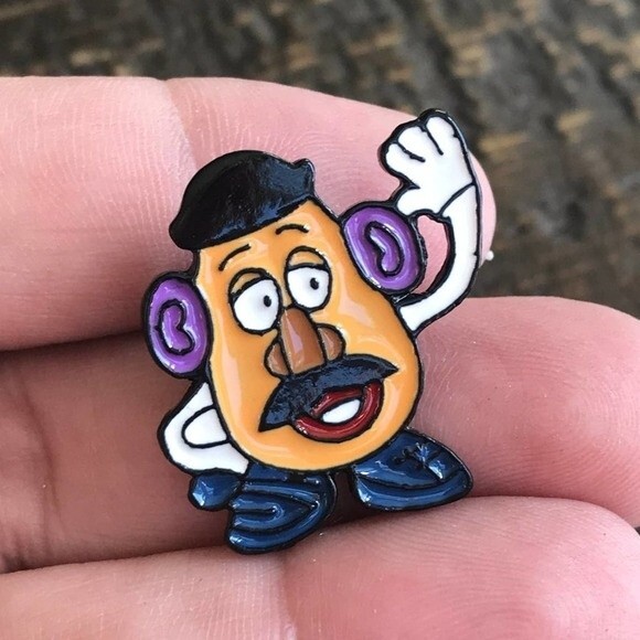 MR POTATO HEAD Collectible Enamel Pin NEW 850 - Picture 1 of 3